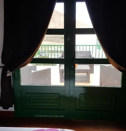 فندق مبيت وإفطار Chez Laura