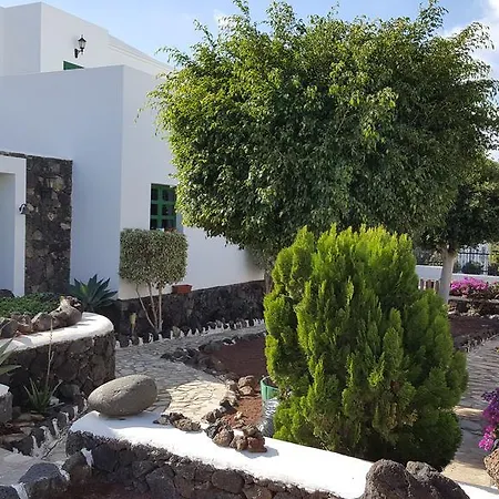 Chez Laura Bed & Breakfast 3*